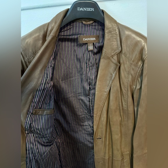 Danier Tan Blazer - Picture 3 of 4